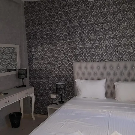 Serife Hanim Konagi Otel *